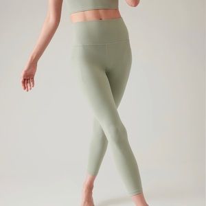 Athleta Salutation Stash 7/8 Tight Fern Green Size MP